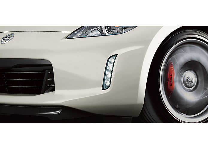 nissan 370z nismo daytime running lights