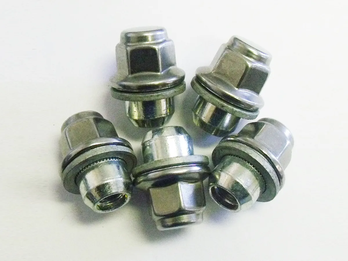 Infinity G20 G35 G37 M45 20 Piece Kit  Key Chrome Spline Tuner Lugs Nuts FITS